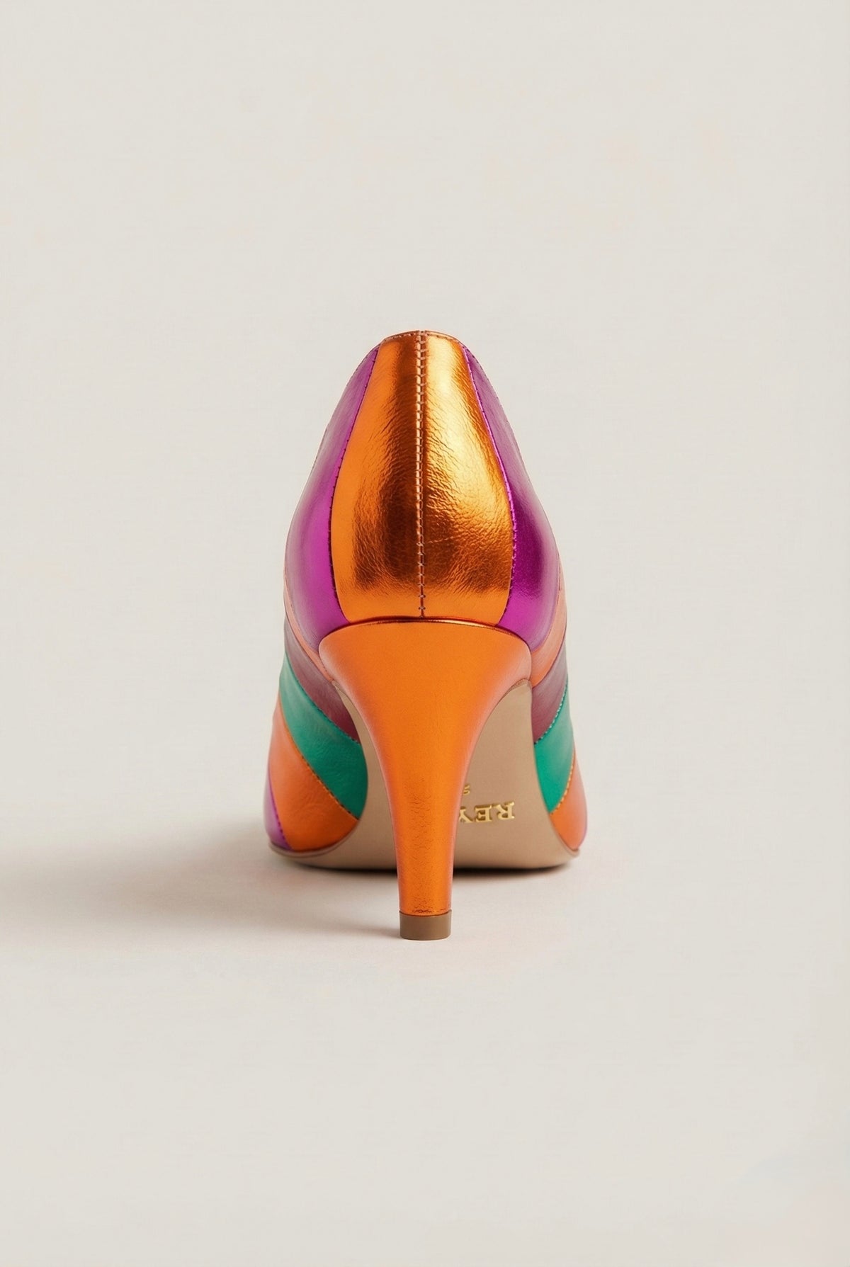 Prism Queen Closed Pump