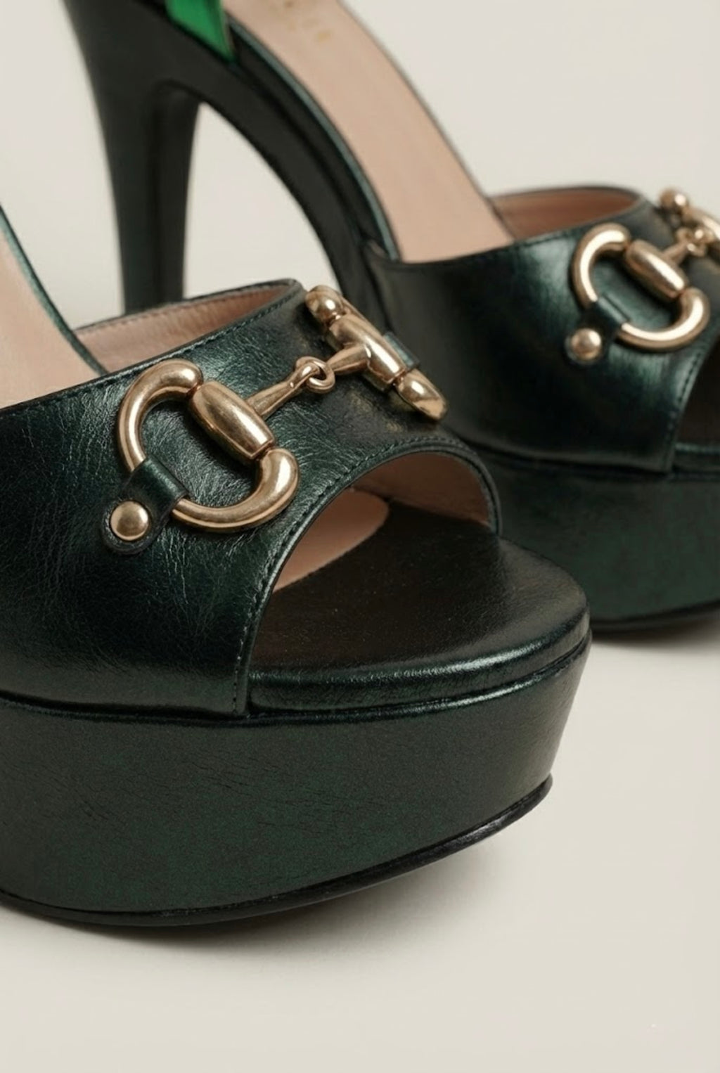 Onyx Jewel Platform