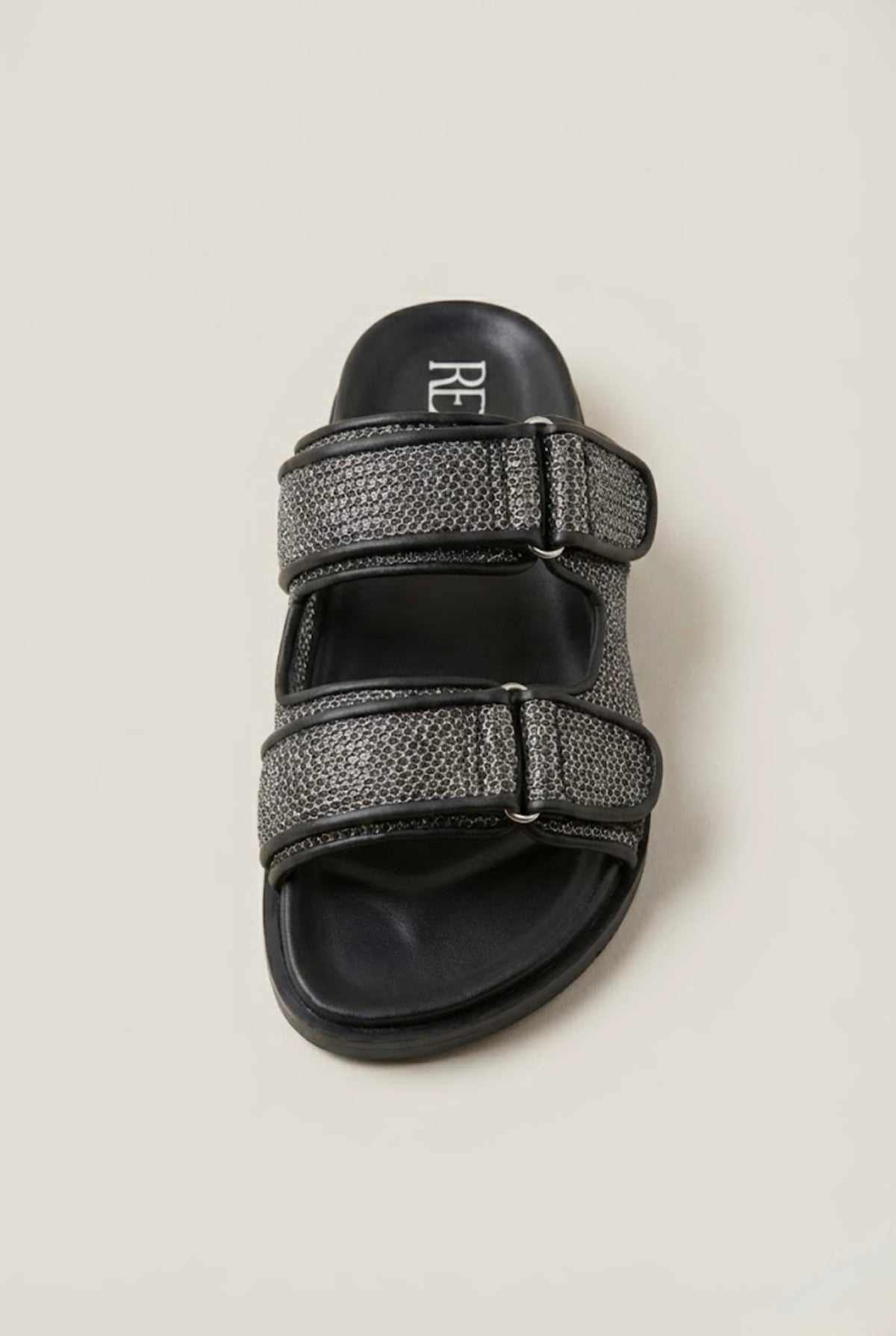 Mesh Slide with Signature Piping