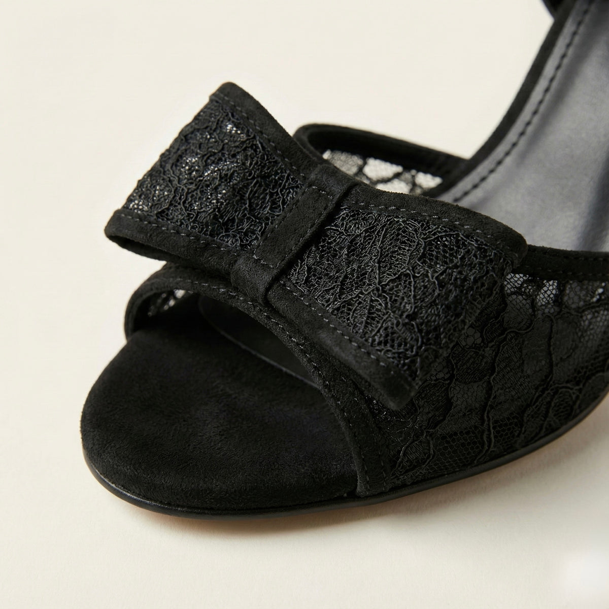 Lace Noir Sandal