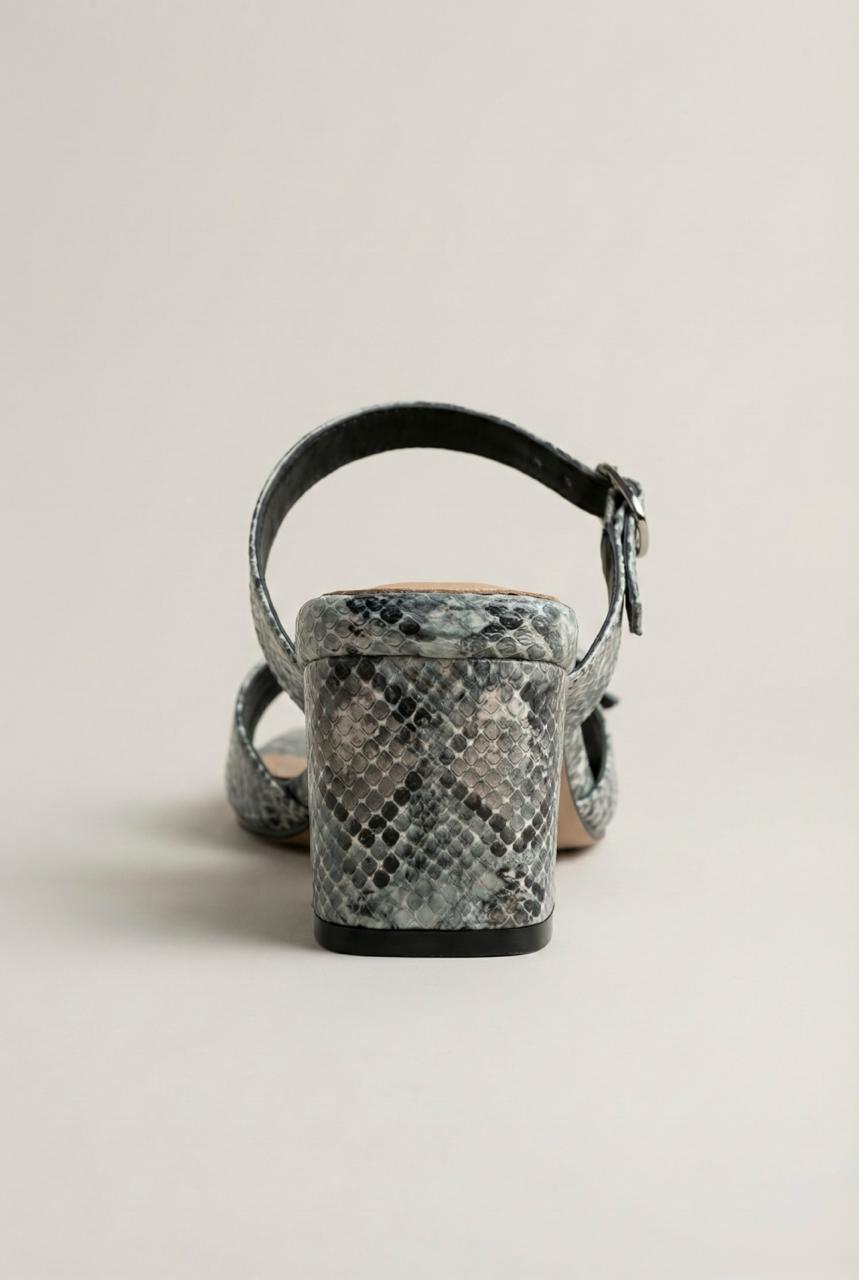 Tera-Wild Bow Block Sandal